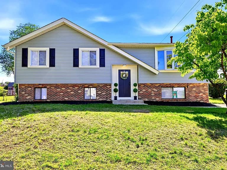 4BR | 2BA – Blackwood, NJ – $2,200/month (1720 sqft)